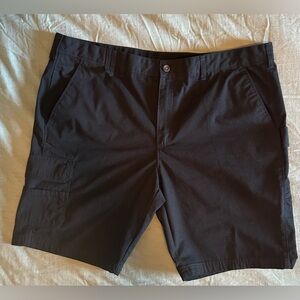 Brahma Men's Black Cargo Shorts size 44